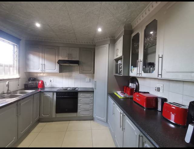 3 BEDROOM HOUSE FOR SALE IN KATLEHONG SOUTH